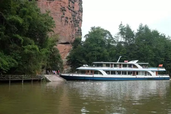 山东出发探秘大金湖，绝美旅游攻略，尽享完美行程！