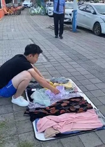 励志前行，不负韶华，勇敢追逐梦想，摆摊不是人生唯一选择