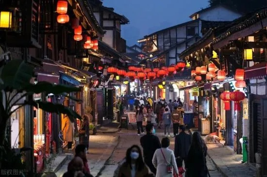 山城探秘指南，撒欢畅游魅力之地！