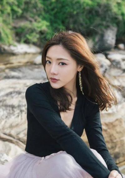 邓亿佳的故事，深度揭秘，百度带你探寻人生轨迹