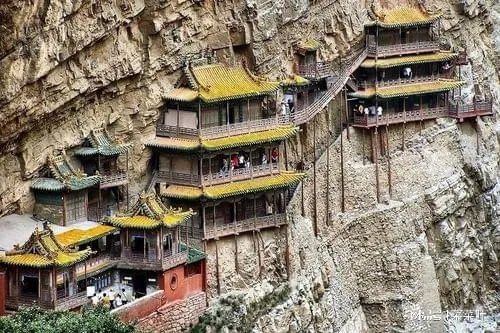 揭秘悬空寺，山西神秘古寺的奇幻魅力，带你领略悬空寺背后的故事！