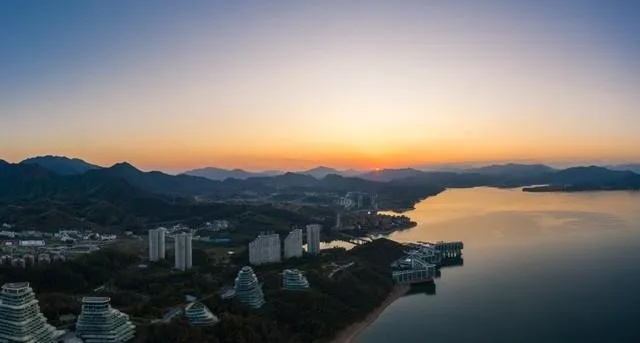 黄山外滩揭秘，壮丽景象背后的神秘面纱