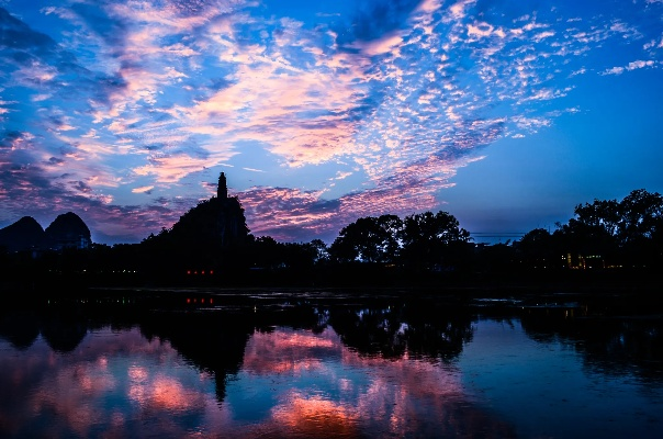 漓江分时游玩攻略，畅游美景，尽享最佳时光体验
