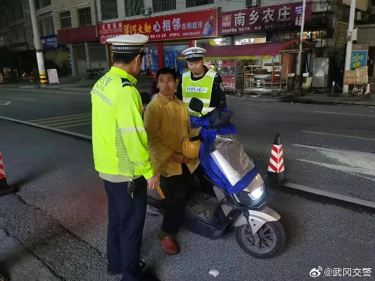 武冈交警守护城市安全，交警行动新闻头条报道